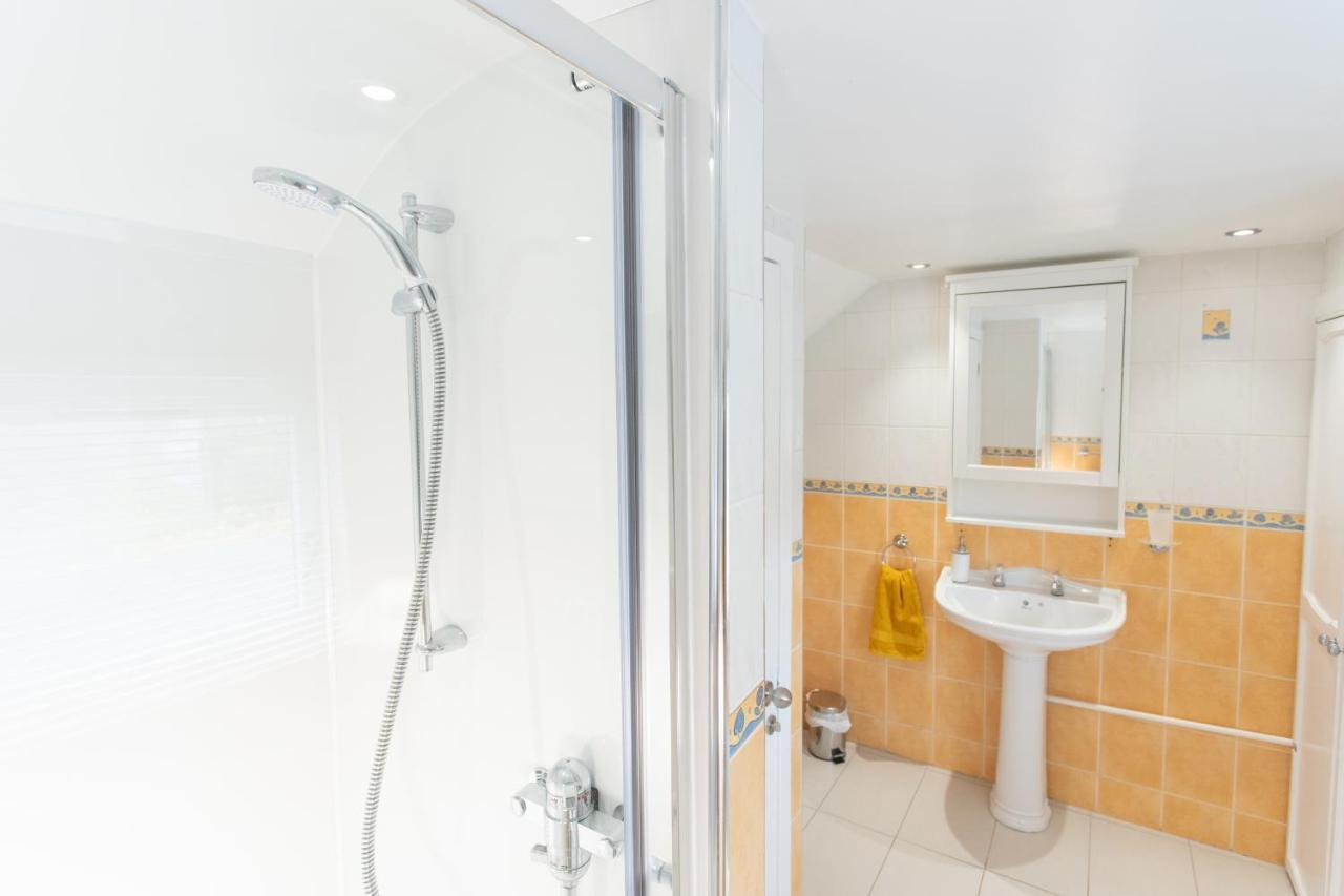 4 Private Bedroom House With 3 Parking Spaces Free Perth Exterior foto