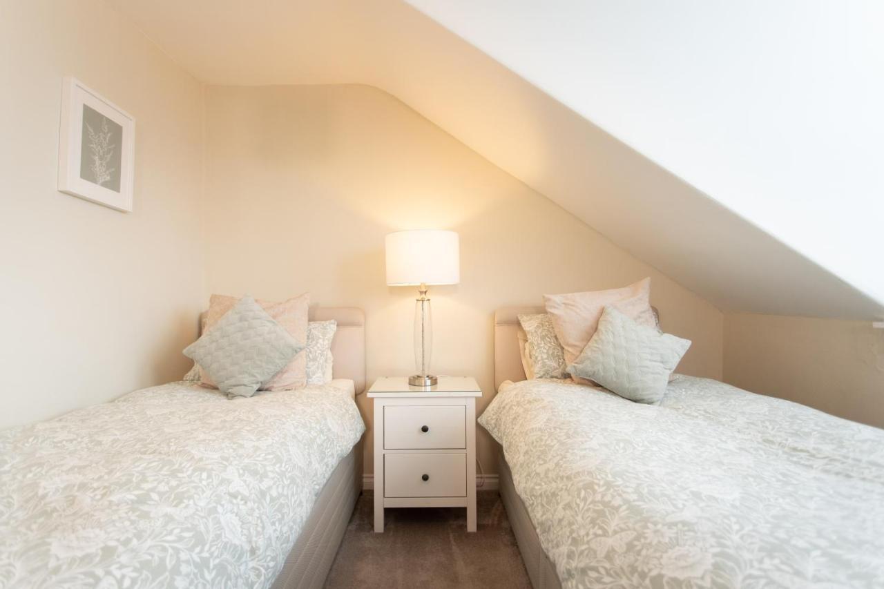 4 Private Bedroom House With 3 Parking Spaces Free Perth Exterior foto
